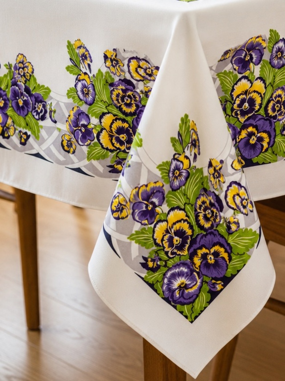 Vintage 1950s California Hand Print Tablecloth | Pansy Basket Pattern | Like New